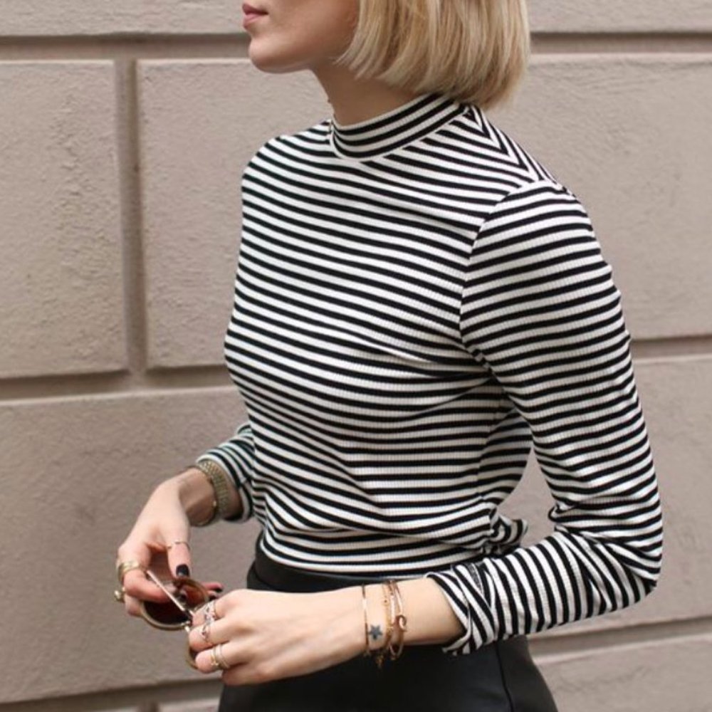Half Turtleneck Striped Blouse (with Zipper at Nape)